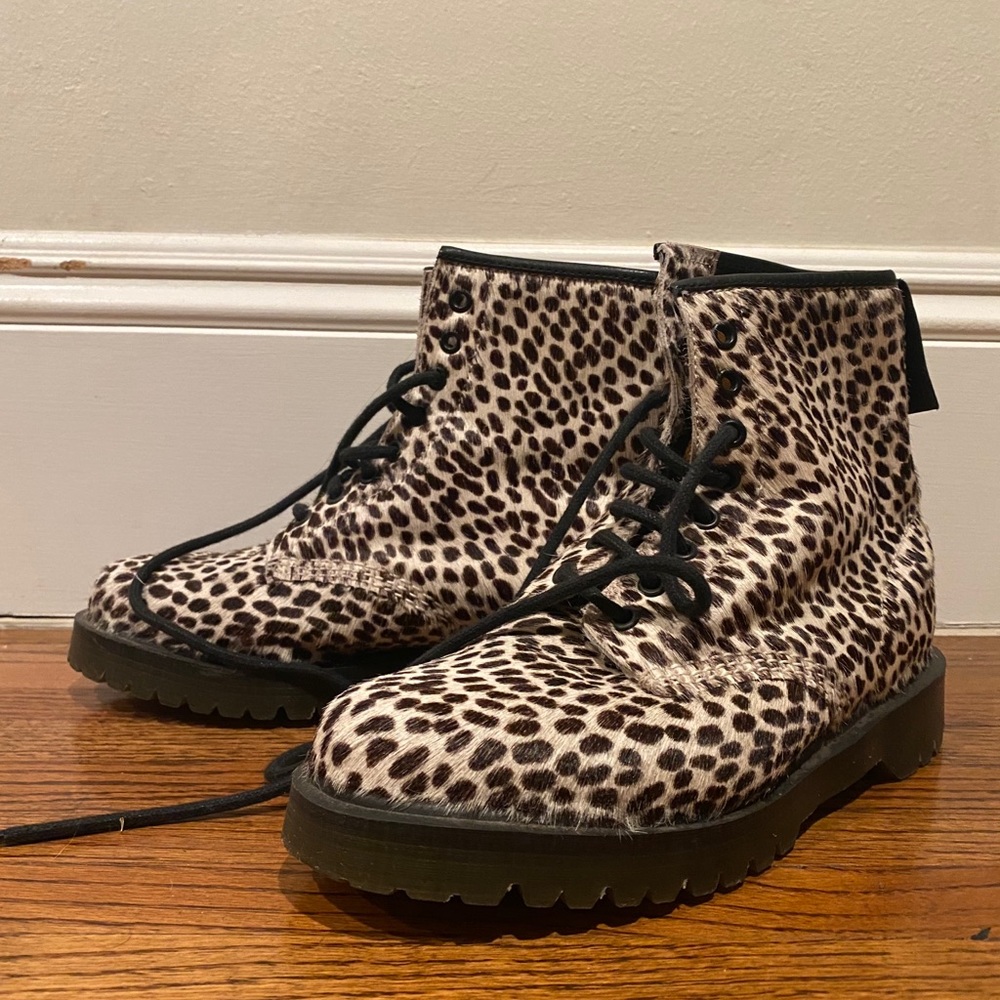 Leopard Print Ponyhair Dr Martens Airwaves